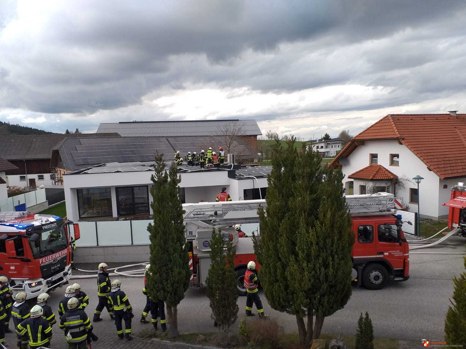 Wohnhausbrand-im-Freiwalddorf-6